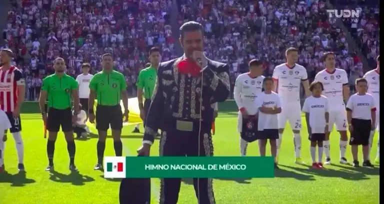 Pablo Montero y su entonación del himno nacional - Captura de pantalla