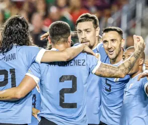 ¿Error de Arteaga? Uruguay le gana a México al medio tiempo con gol de Vecino