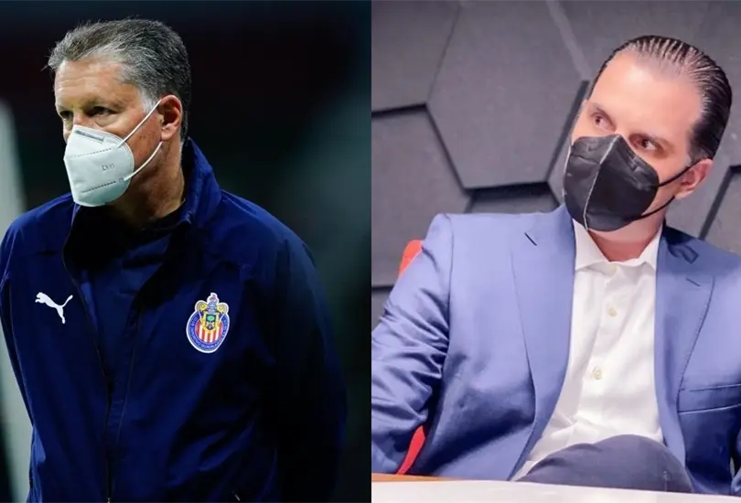 Ricardo Pel&aacute;ez encar&oacute; a Christian Martinoli durante un Mundial