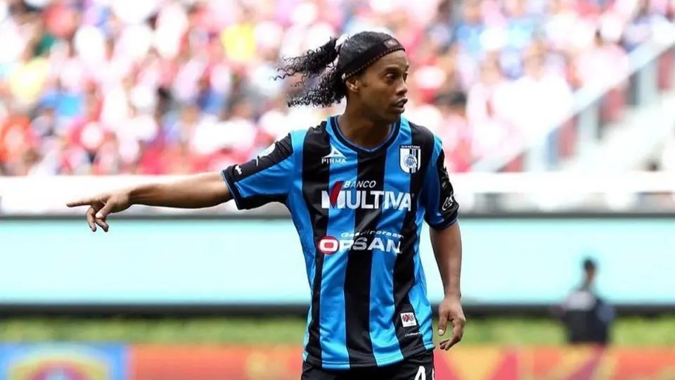 Ronaldinho lleg&oacute; al futbol mexicano y jug&oacute; la Final del Clausura 2015 con los Gallos del Quer&eacute;taro.