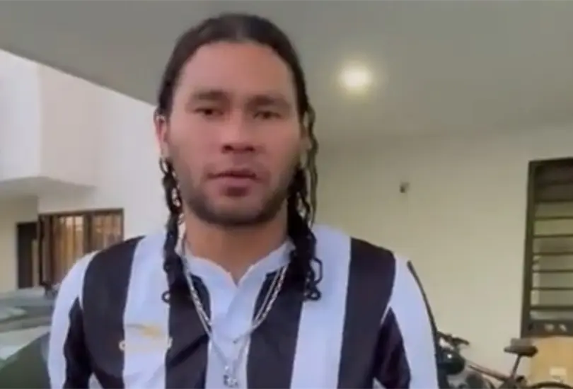 Carlos Gullit Pe&ntilde;a fue captado en el que muchos aseguran es estado de ebriedad.
