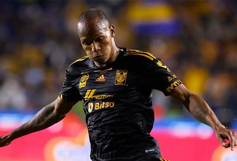 El colombiano habr&iacute;a pedido disculpas al cuerpo t&eacute;cnico con tal de jugar.