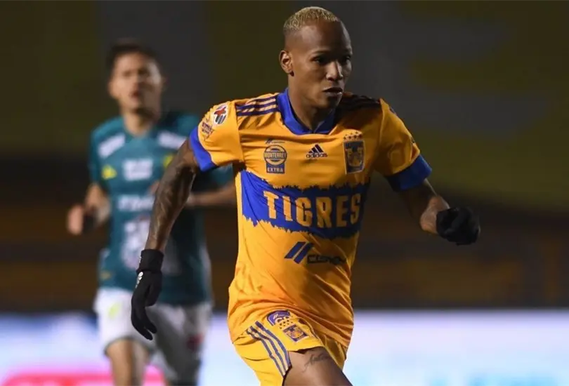 Luis Qui&ntilde;ones habr&iacute;a pedido un aumento en Tigres a un a&ntilde;o de renovar, &iquest;cu&aacute;nto gana?