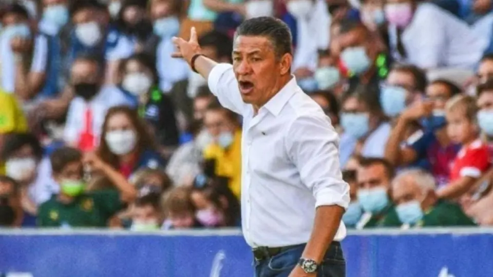 Ignacio Ambriz es el segundo entrenador en la historia del futbol mexicano que dirige en Europa.