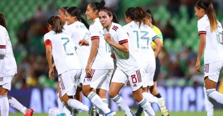 Carolina Jaramillo se lució ante Perú. Twitter - Selección Mexicana Femenil