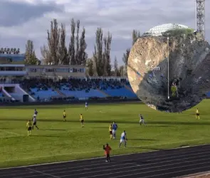Bombardeos rusos dejan enorme agujero en el Mykolaiv Stadium de Ucrania