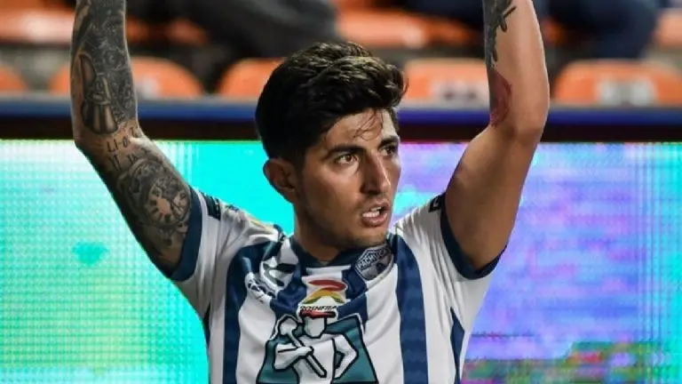 Víctor Guzmán podría llegar a Chivas para 2023.