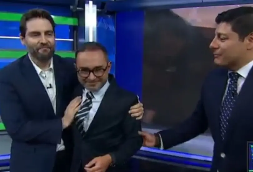 El Furby estuvo a punto de llorar al momento de despedirse de sus compa&ntilde;eros de TUDN.