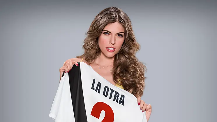 Stephanie Cayo es Mary Luz.