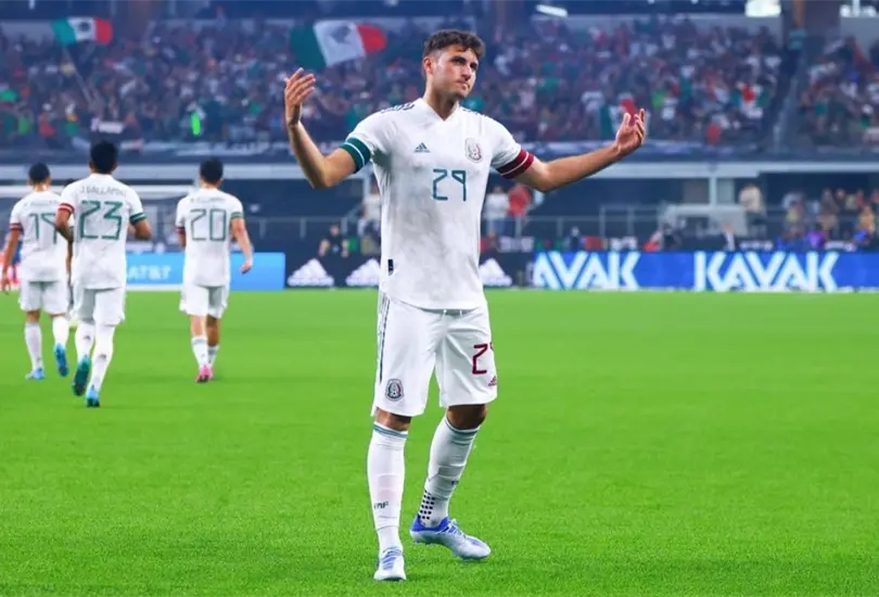 Santiago Giménez podría ser la solución para los siguientes encuentros de la Selección Mexicana Santiago Giménez podría ser la solución para los siguientes encuentros de la Selección Mexicana