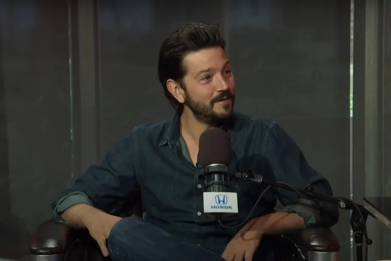 Gracias al film, Luna empezó a recibir ofertas para salir en películas de Hollywood, y tuvo la oportunidad de trabajar junto a Tom Hanks, Kevin Costner y otras estrellas.