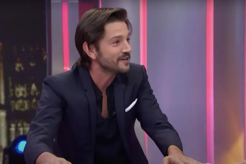 Pero el mexicano no dejó sus raíces y apareció en varias películas en México durante su periodo de éxito en Hollywood.