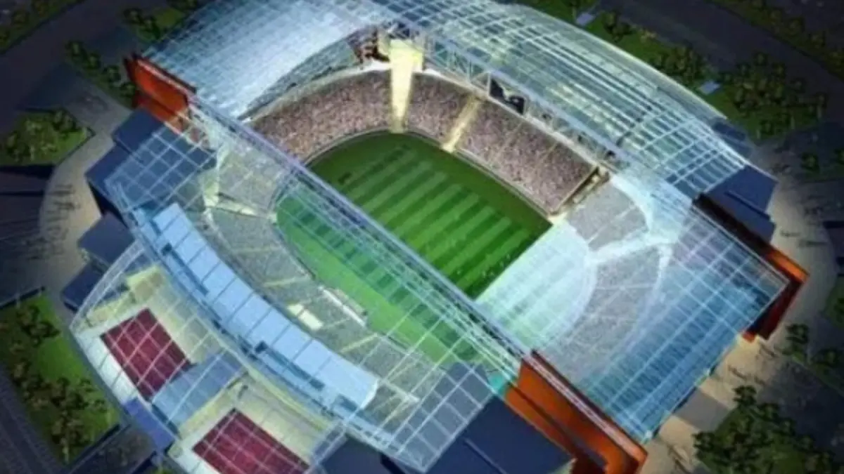 La directiva de la Lazio, durante los inicios de los años 2000, apostó por salir del Stadio Olímpico de Roma para edificar su nueva casa. Se trataba del Stadio delle Aquile, mismos que contaría con un techo con paneles solares; finalmente se deshizo la idea del proyecto.
