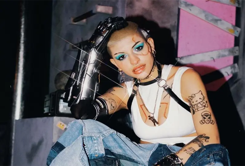 Cazzu, es una cantante argentina y compositora de rap que salt&oacute; a la fama en 2018.