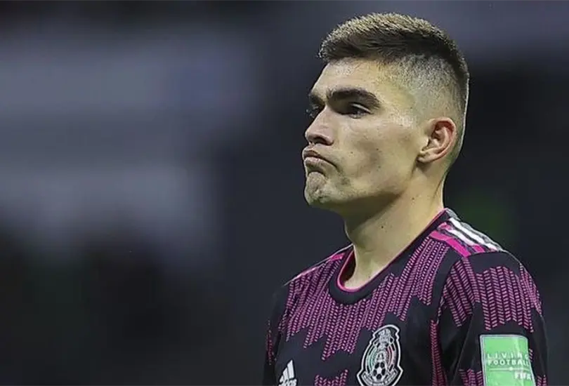Johan V&aacute;squez recibir&iacute;a un rega&ntilde;o previo al Mundial de Qatar 2022.