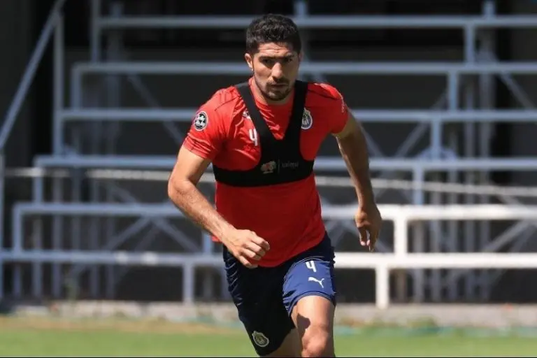 Jair Pereira jugó muchos años con Chivas - Twitter @Chivas