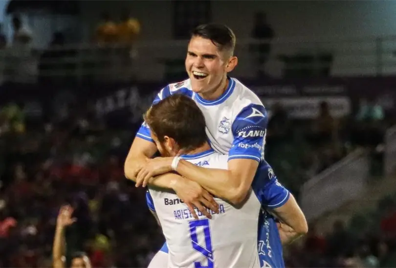 Aristeguieta festeja el gol de Reyes ante Mazatl&aacute;n.