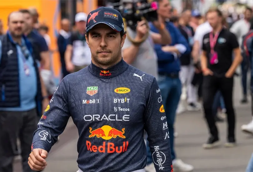 Checo Pérez quedó enojado con George Russell por golpearlo en el GP de Austria Checo Pérez quedó enojado con George Russell por golpearlo en el GP de Austria