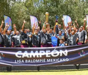 César Villaluz se proclama campeón en la Liga del Balompié Mexicano