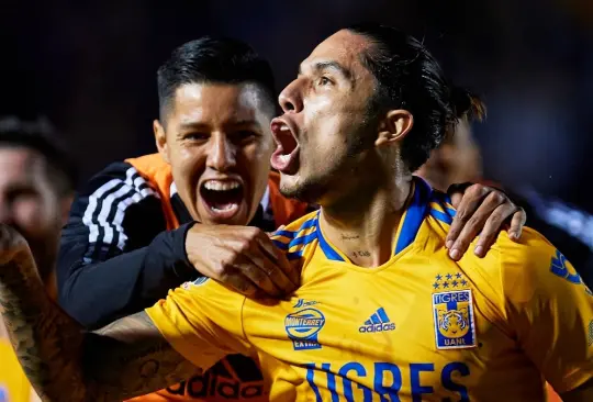 Carlos Salcedo ya está en México para cerrar su fichaje con un equipo de la Liga MX