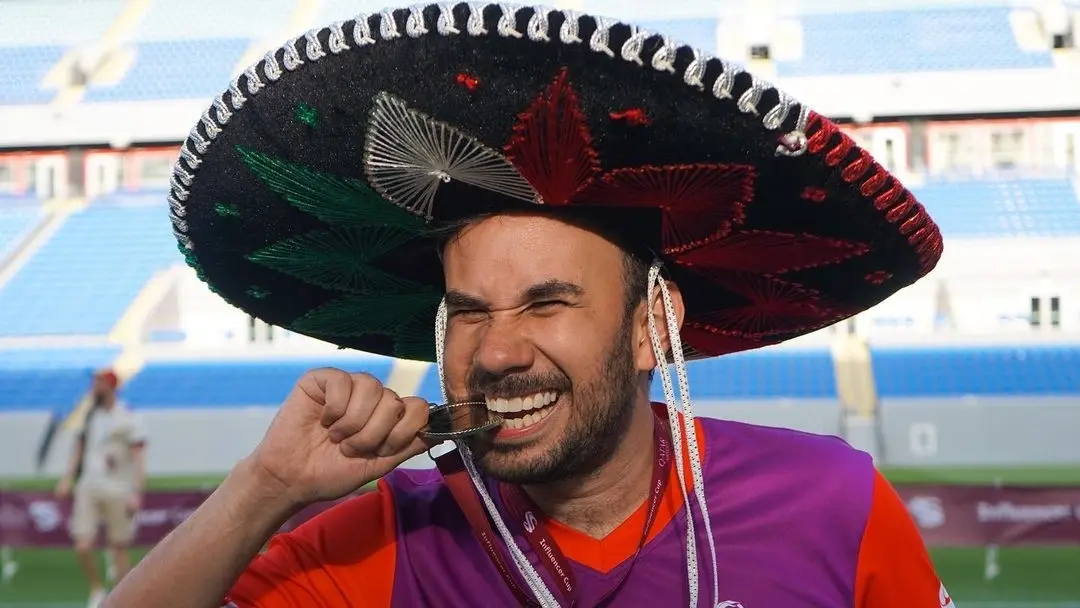 Por si esto fuera poco, el influencer también entró al mundo de los tipsters en las apuestas.