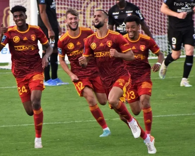 Julien Celestine con el Rodez de la Ligue 2 - @julien.celestine