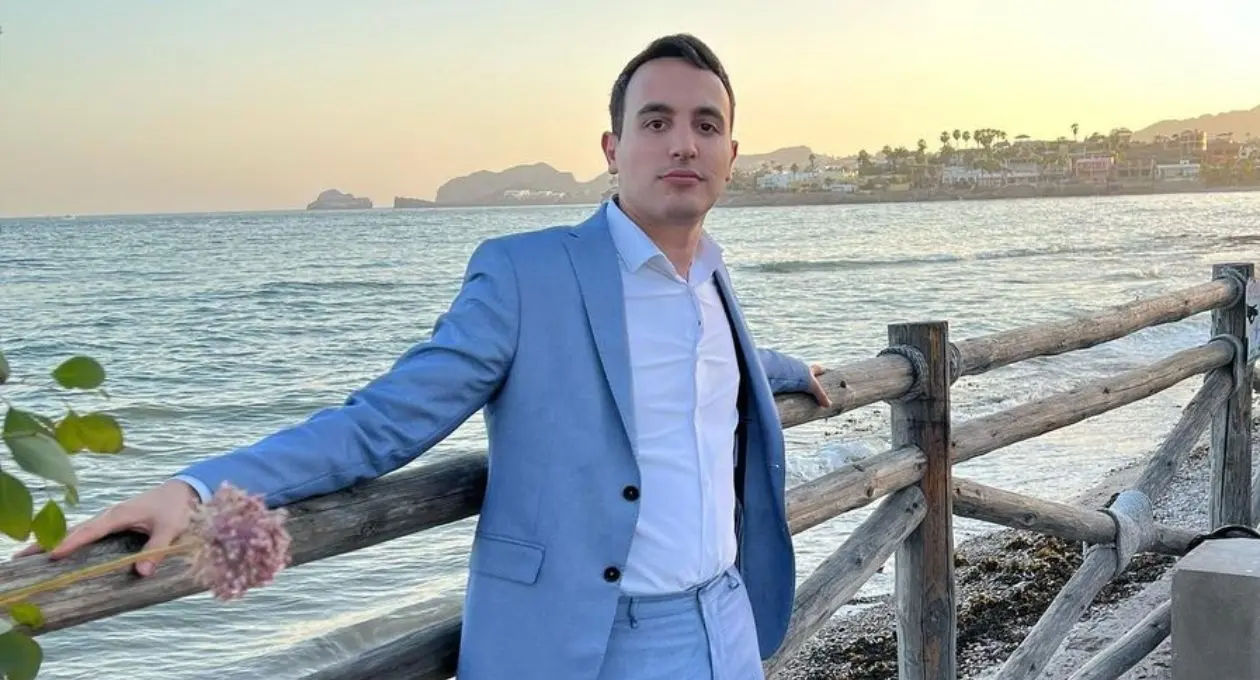 No le gusta estar mucho en los reflectores y opta por viajar a distintas partes del mundo. Inglaterra, Francia, Cuba, España y República Checa son algunos de los países que ha visitado. 