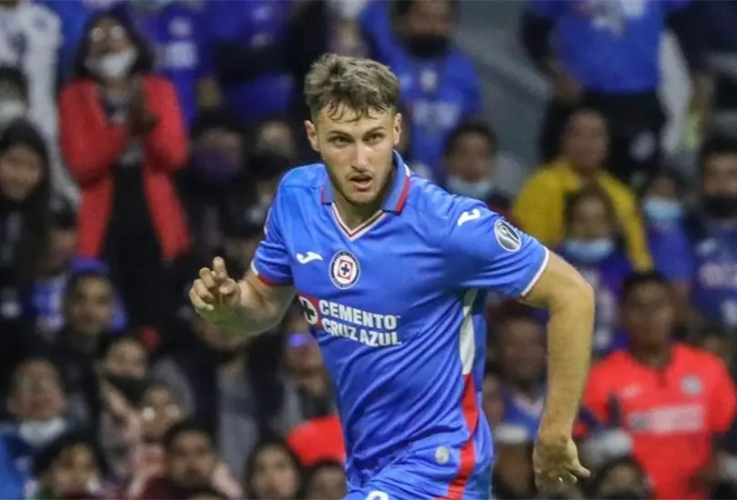 Un equipo de la Eredivisie estaría interesado en Santiago Giménez Un equipo de la Eredivisie estaría interesado en Santiago Giménez
