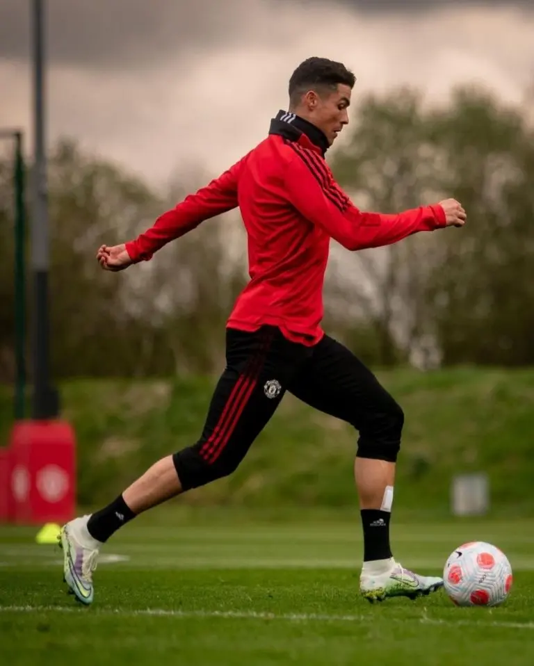 Cristiano Ronaldo habría pensado en dejar al equipo. (@cristiano)
