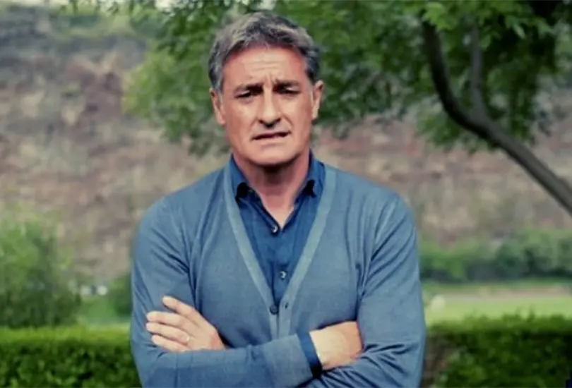 El entrenador espa&ntilde;ol lamenta que al futbolista mexicano no le guste competir.