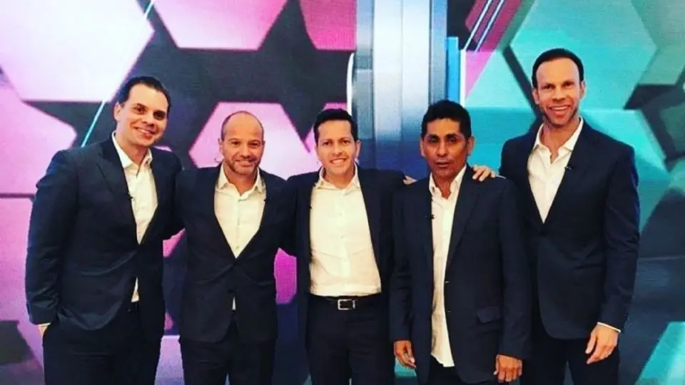 Jorge Campos forma parte de los analistas de Azteca Deportes. Jorge Campos forma parte de los analistas de Azteca Deportes.