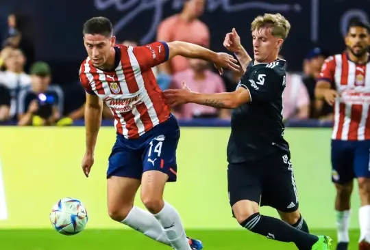 Santiago Ormeño debutó con Chivas ante la Juventus.