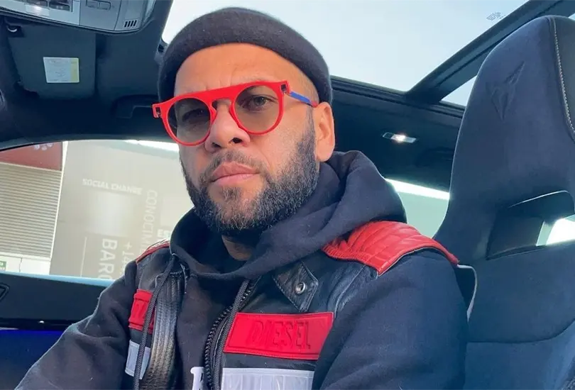 Dani Alves no s&oacute;lo recibir&iacute;a un gran sueldo en Pumas, pues tambi&eacute;n podr&iacute;a manejar una lujosa camioneta.