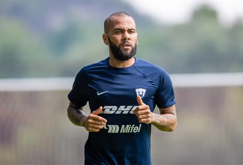 Dani Alves har&iacute;a su debiut con Pumas ante Mazatl&aacute;n el pr&oacute;ximo mi&eacute;rcoles.