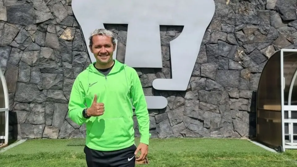 El exjugador de los Pumas volvió a ser tendencia por sus problemas románticos hace unas semanas atrás. El exjugador de los Pumas volvió a ser tendencia por sus problemas románticos hace unas semanas atrás.