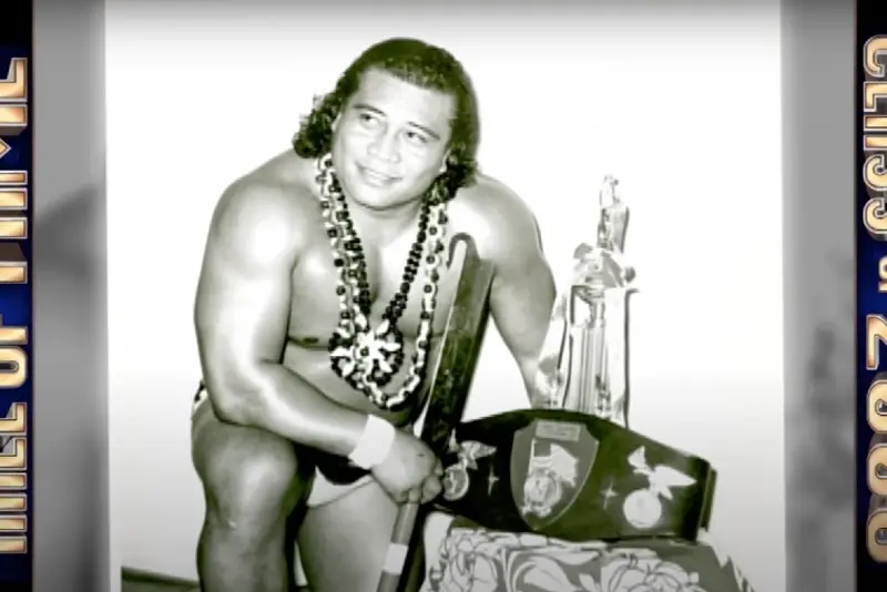 Familia Directa: El abuelo de la ´Roca´ es Peter Maivia, quien trabajó en la WWE durante los años setenta, y fue un luchador querido por los aficionados.