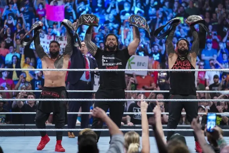 En 2022, cuatro miembros de la familia Anoa'i son luchadores de la WWE: Roman Reigns (hijo de Sika), Jimmy y Jey Uso (hijos de Rikishi), y Tamina (hijo de Jimmy Snuka).