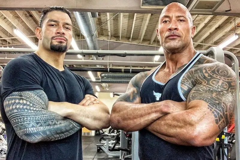 Reigns ha ganado los títulos mundiales de la WWE en múltiples ocasiones y en 2015 recibió apoyo de la ´Roca´. 