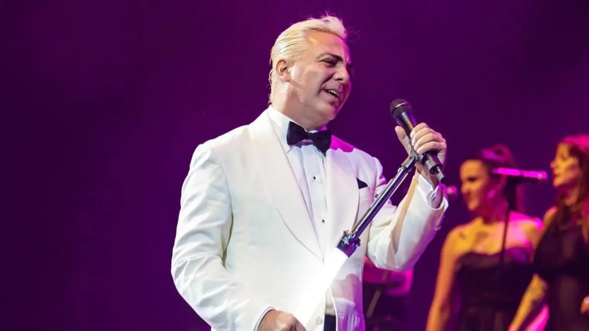 No solo ha desarrollado una carrera detrás del micrófono, también lo ha hecho ante las cámaras de televisión ya sea como actor o como conductor.