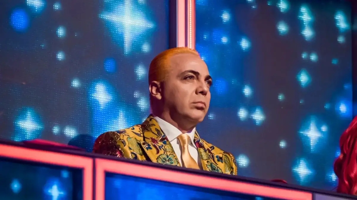 También existieron comentarios que le 'recomendaron' cambiar de estilista porque estaba adquiriendo la misma 'locura' que su padre: Manuel 'Loco' Valdés.