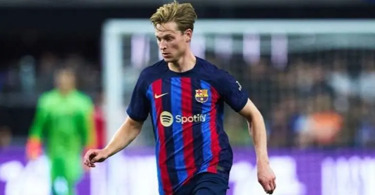 De Jong sigue como una de las cartas 'en venta' del club. Instagram - Barcelona