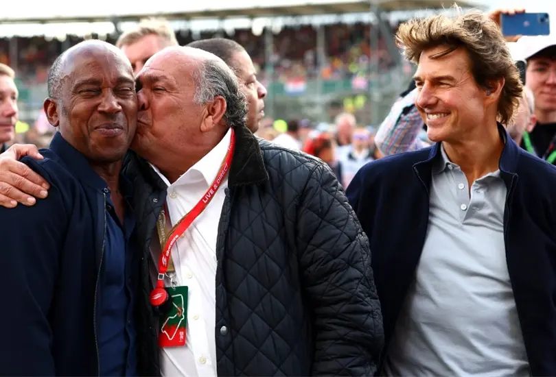 Tom Cruise fue captado felicitando al papa de Checo Pérez Tom Cruise fue captado felicitando al papa de Checo Pérez