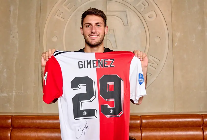 Santiago Gim&eacute;nez pag&oacute; una alta cantidad de euros tras comprar 50 jerseys con su nombre y n&uacute;mero para su familia y amigos. 