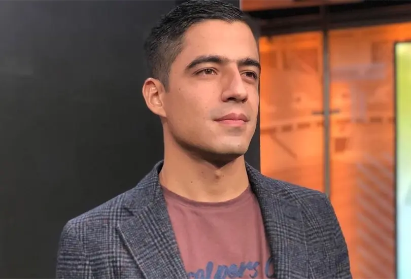 Andr&eacute;s Vaca presumi&oacute; su cambio f&iacute;sico gracias a entrenar en el gimnasio.
