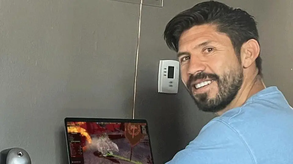 Oribe Peralta es nuevo en TikTok y aprovech&oacute; para presumir su nuevo trabajo y hablar sobre Chivas.