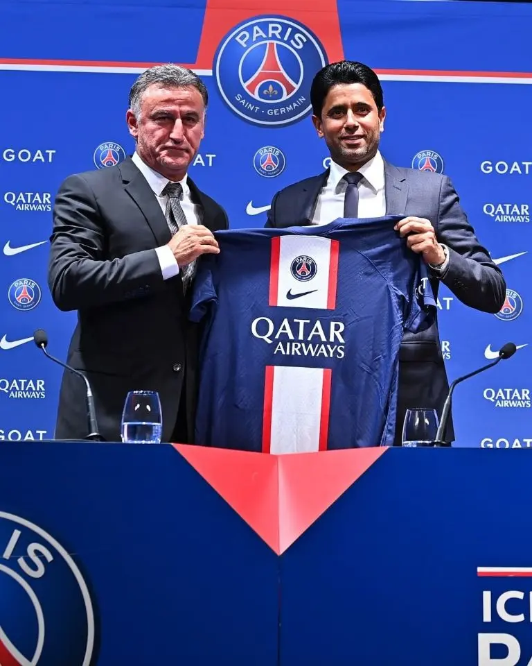 Galtier fue presentado por el presidente del PSG ante los medios de comunicación (@psg)