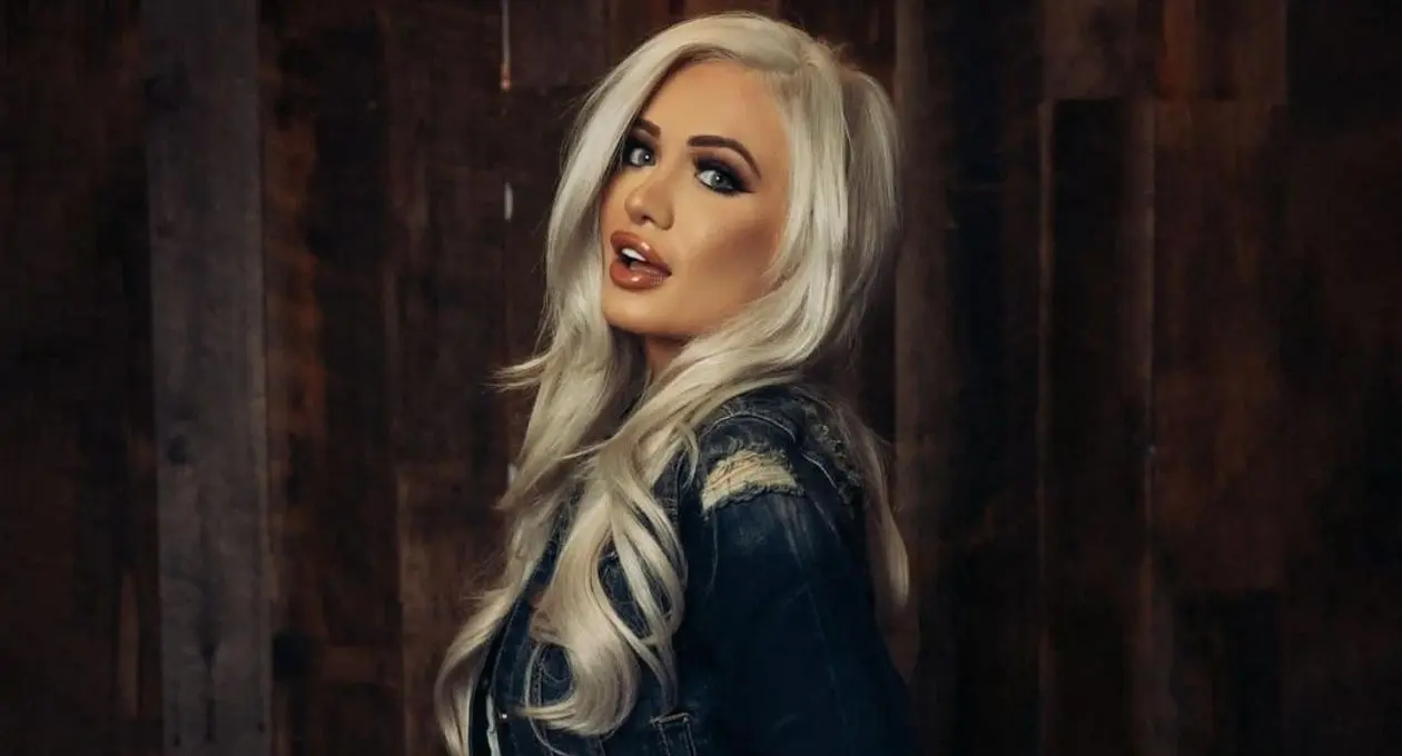 La luchadora Scarlett Bordeaux, tiene su cuenta en Onlyfans luego de que salió de las filas de la WWE, no obstante, pese a los ingresos que genera en la plataforma digital, la estadounidense sigue dentro del mundo de la lucha libre. 