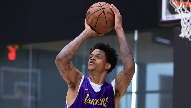 Shareef O'neal con los Lakers (@SSJreef)