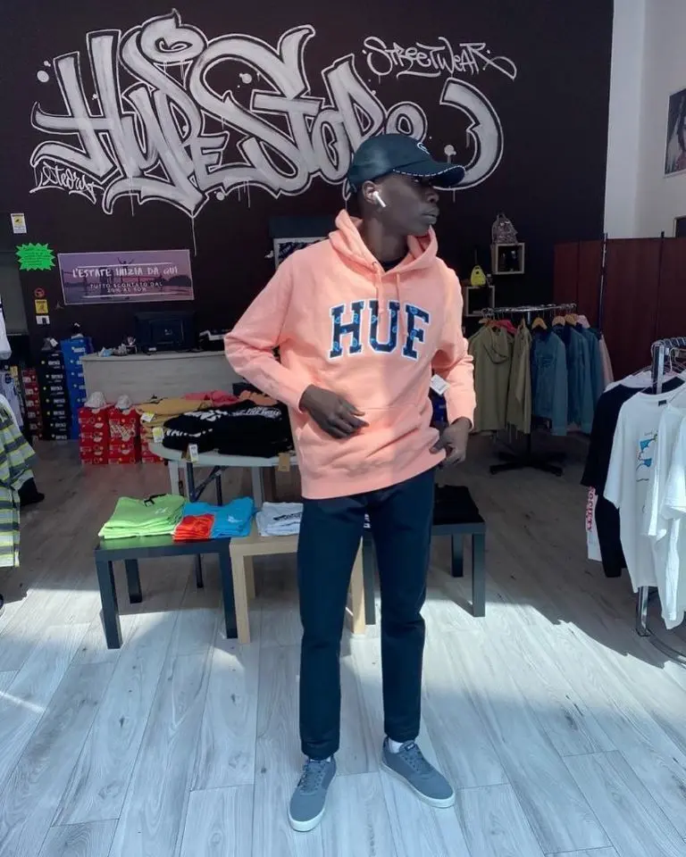 Khaby Lame la rompe en redes sociales - @khaby00