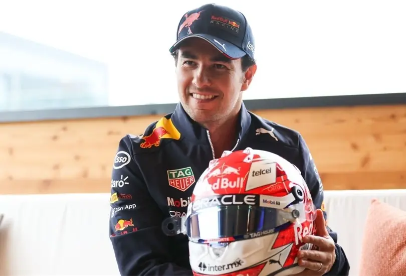 Sergio Checo Pérez tuvo una mala racha antes de la carrera, pero aprovechó su buen ritmo para mejorar su posición. Sergio Checo Pérez tuvo una mala racha antes de la carrera, pero aprovechó su buen ritmo para mejorar su posición.